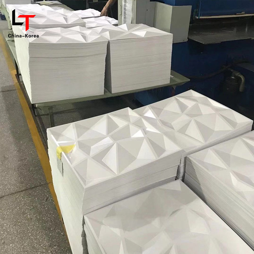 Modern 3D PVC Duvar Paneli/Etiket İç Su Geçirmez Mat Siyah Elmas Şekli Oturma Odası Yatak Odası Duvar Dekorasyonu için Su Geçirmez