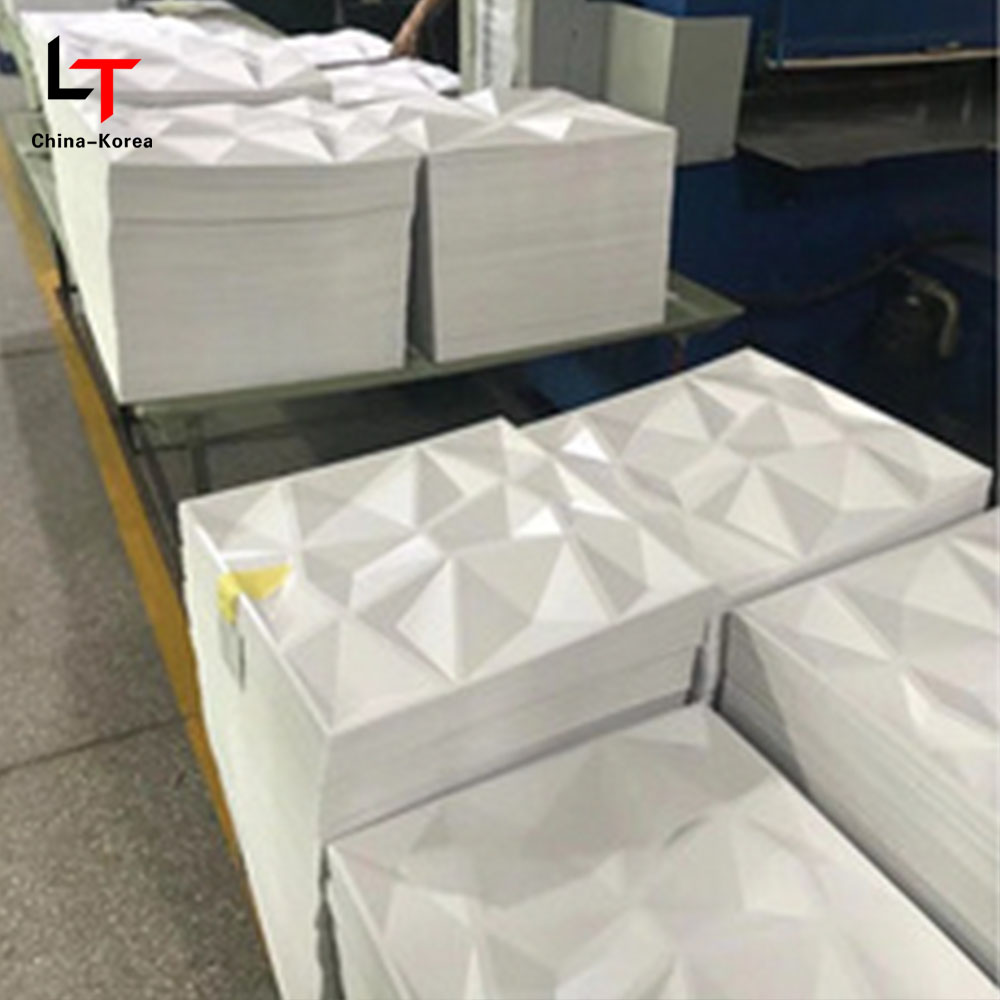 Modern 3D PVC Duvar Paneli/Etiket İç Su Geçirmez Mat Siyah Elmas Şekli Oturma Odası Yatak Odası Duvar Dekorasyonu için Su Geçirmez