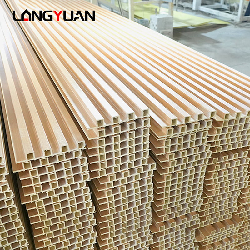 Dekoratif Doğal Ahşap ve Kompozit Plastik WPC Pvc İç Kaplama Yivli Duvar Panelleri İç Mekan Panoları