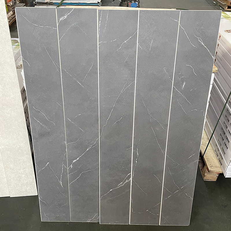 Beyaz ve Siyah Mermer Ahşap Tahıl Sert Çekirdek Kilitleme Tıklamalı Kilit Vinil Tahta Zemin Piso PVC İç Mekan Tıklamalı Piso SPC Döşeme